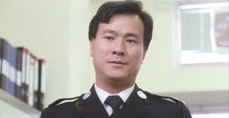 周星驰电影里的警察_周星驰客串警察_